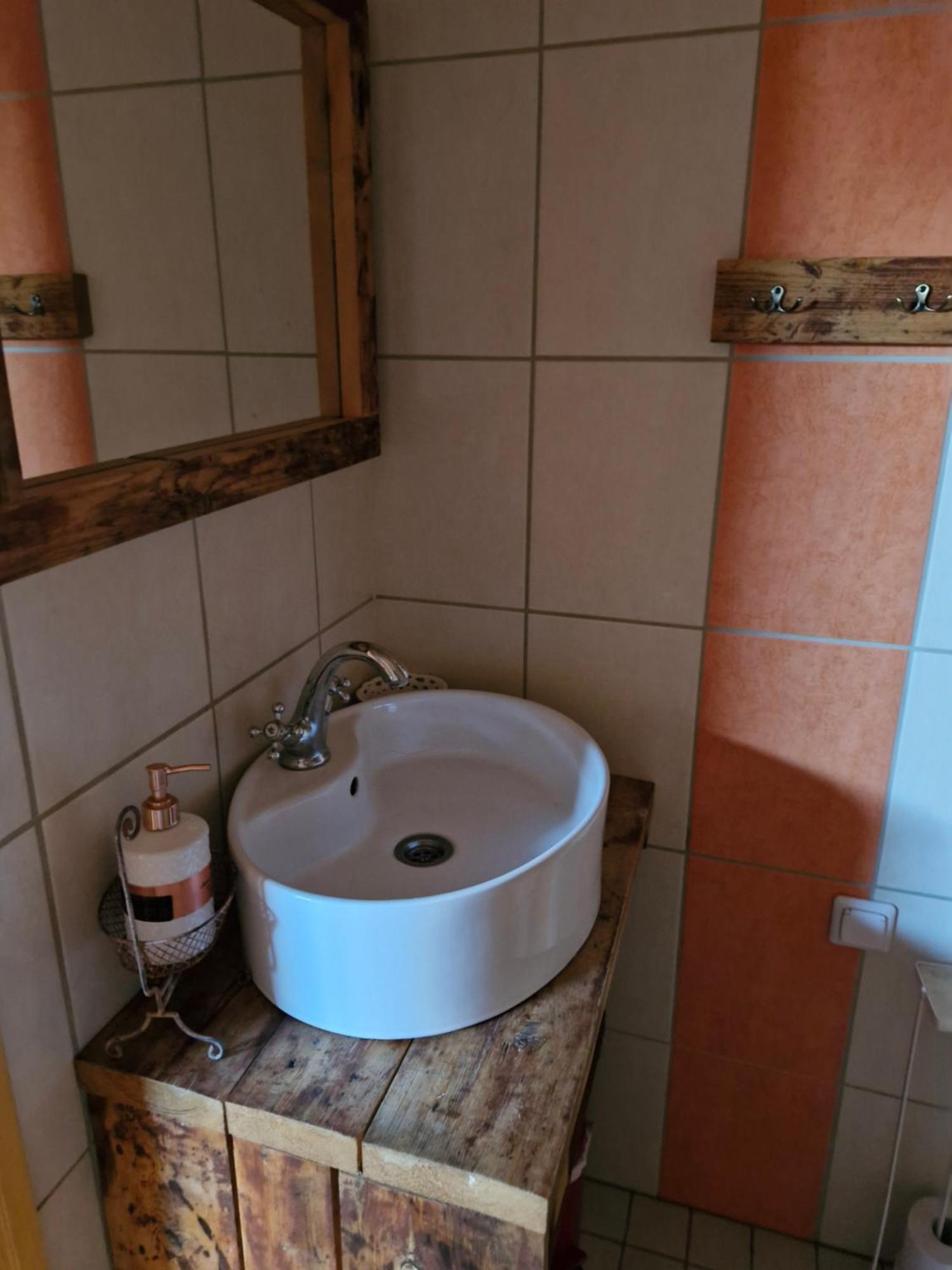 Suur-Sadama Apartment Курессааре Экстерьер фото
